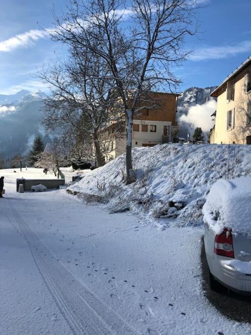 Appartement Rez De Jardin Montee De L'Alpe D'Huez La Garde  Buitenkant foto